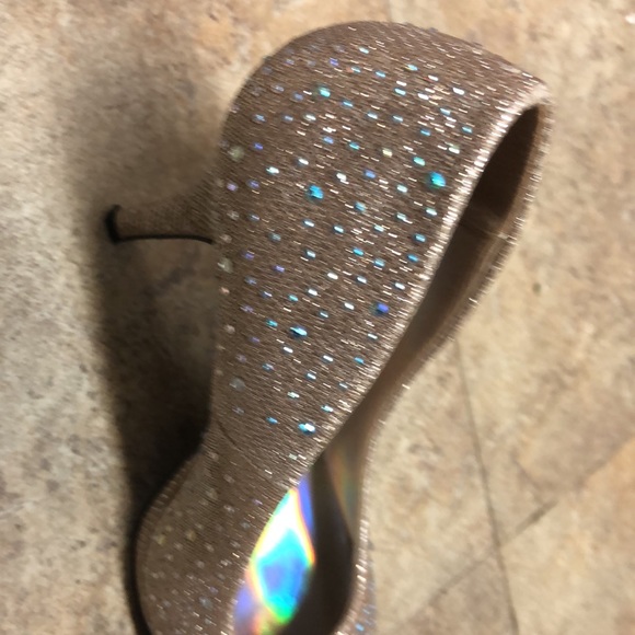 High heels - Picture 2 of 2